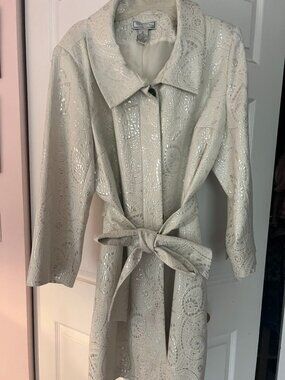 Simonton Says Vintage Metallic Jacquard Button-Up Trench Coat With Belt 3/4 Slee
